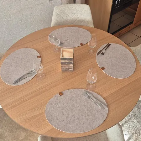 Apartment Summit & Spring -
